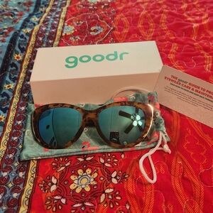 NWT IN BOX- GOODR SUNGLASSES